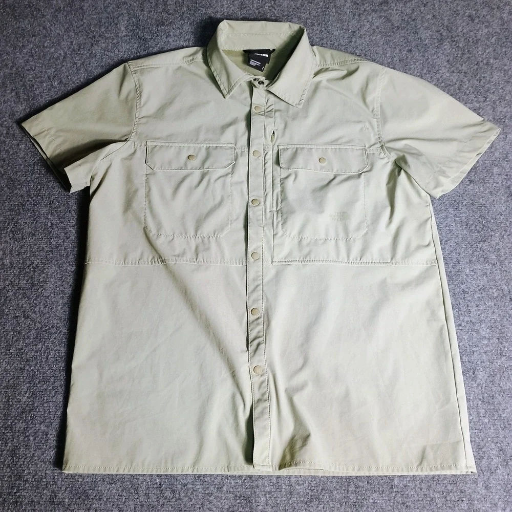 The North Face Mens Medium Khaki Short Sleeve Hiking Fishing Vented Shirt M